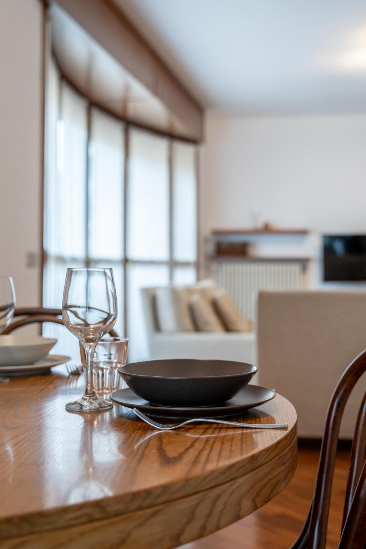 Spacious Bright Apartment Near City Center And Como Lake With Air Conditioning Лекко Экстерьер фото