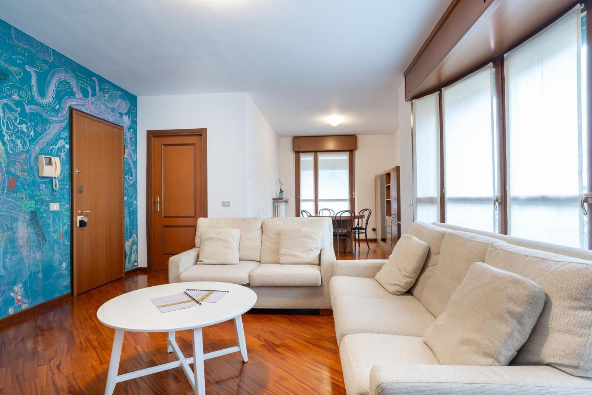 Spacious Bright Apartment Near City Center And Como Lake With Air Conditioning Лекко Экстерьер фото