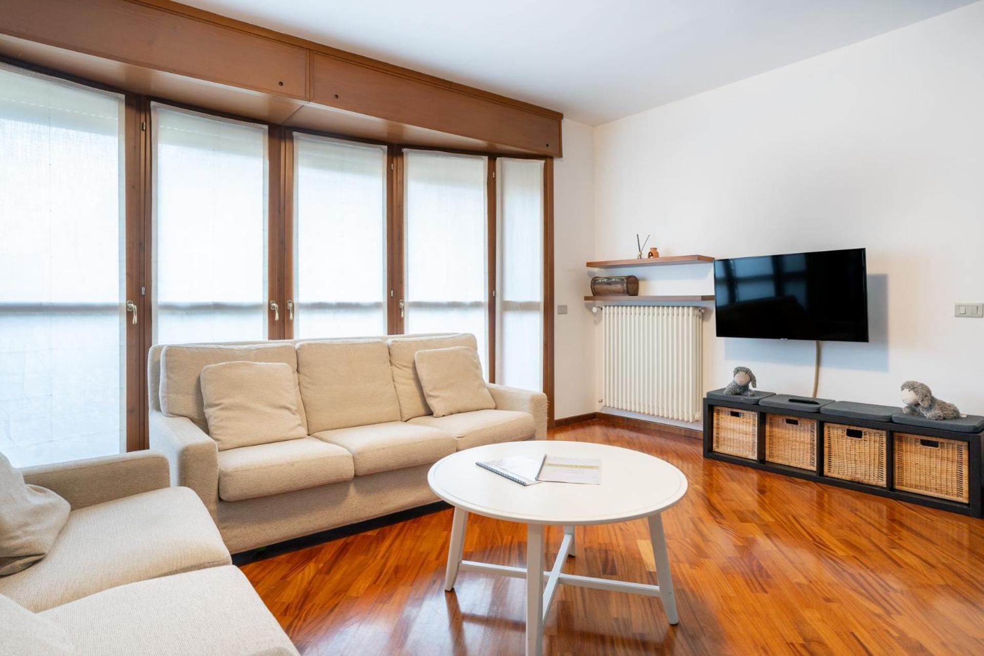 Spacious Bright Apartment Near City Center And Como Lake With Air Conditioning Лекко Экстерьер фото