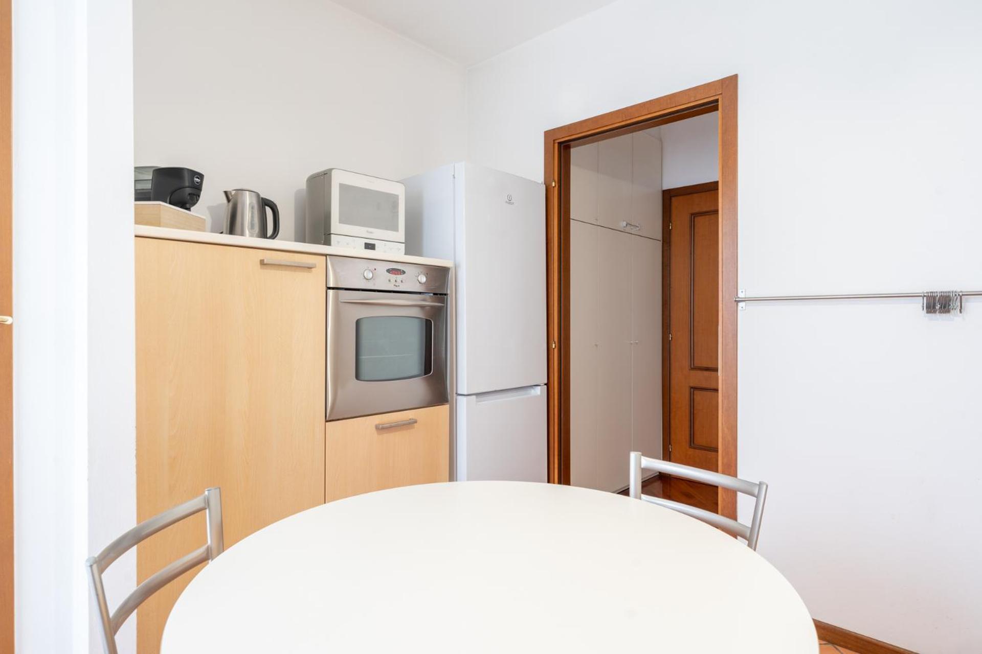 Spacious Bright Apartment Near City Center And Como Lake With Air Conditioning Лекко Экстерьер фото