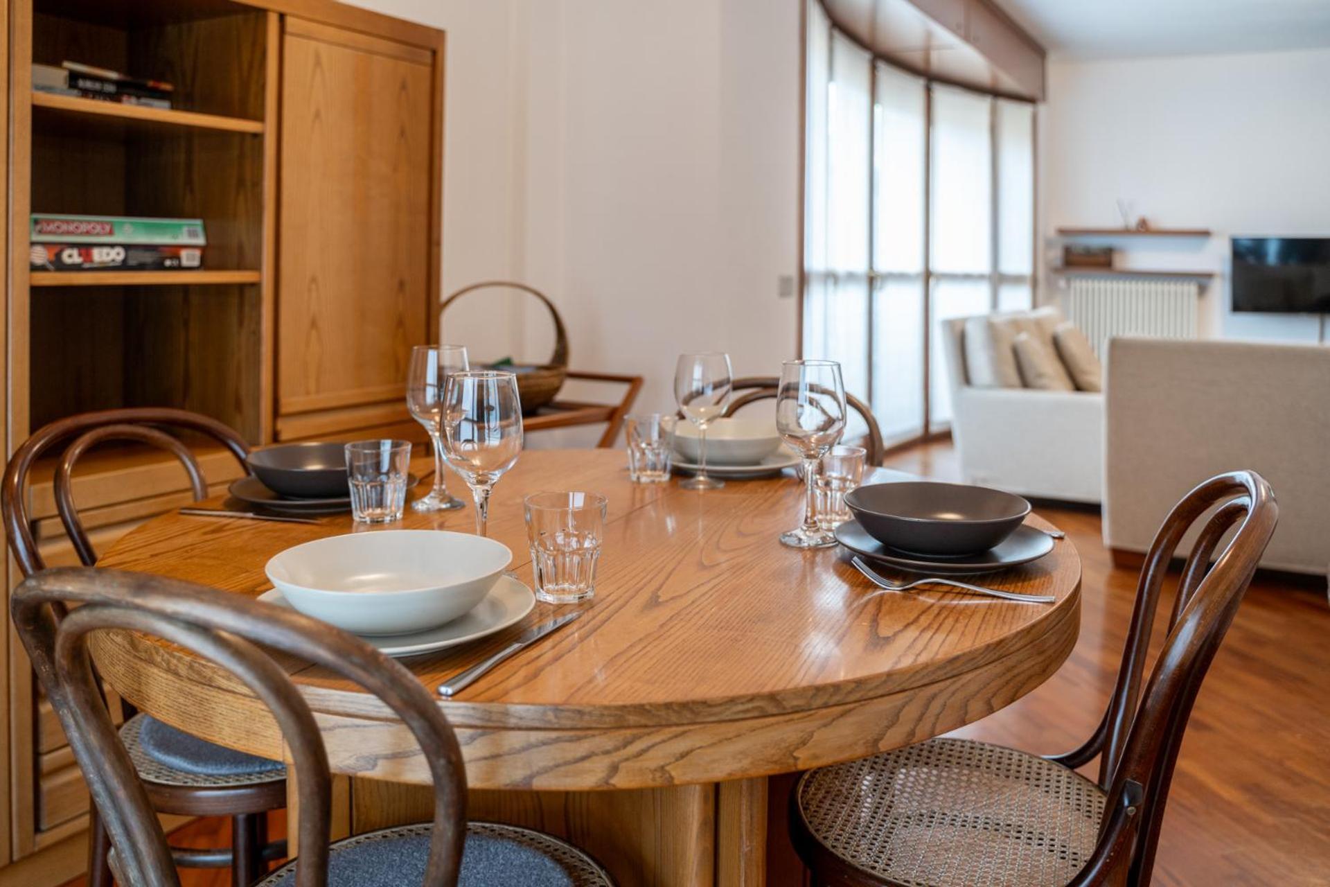 Spacious Bright Apartment Near City Center And Como Lake With Air Conditioning Лекко Экстерьер фото