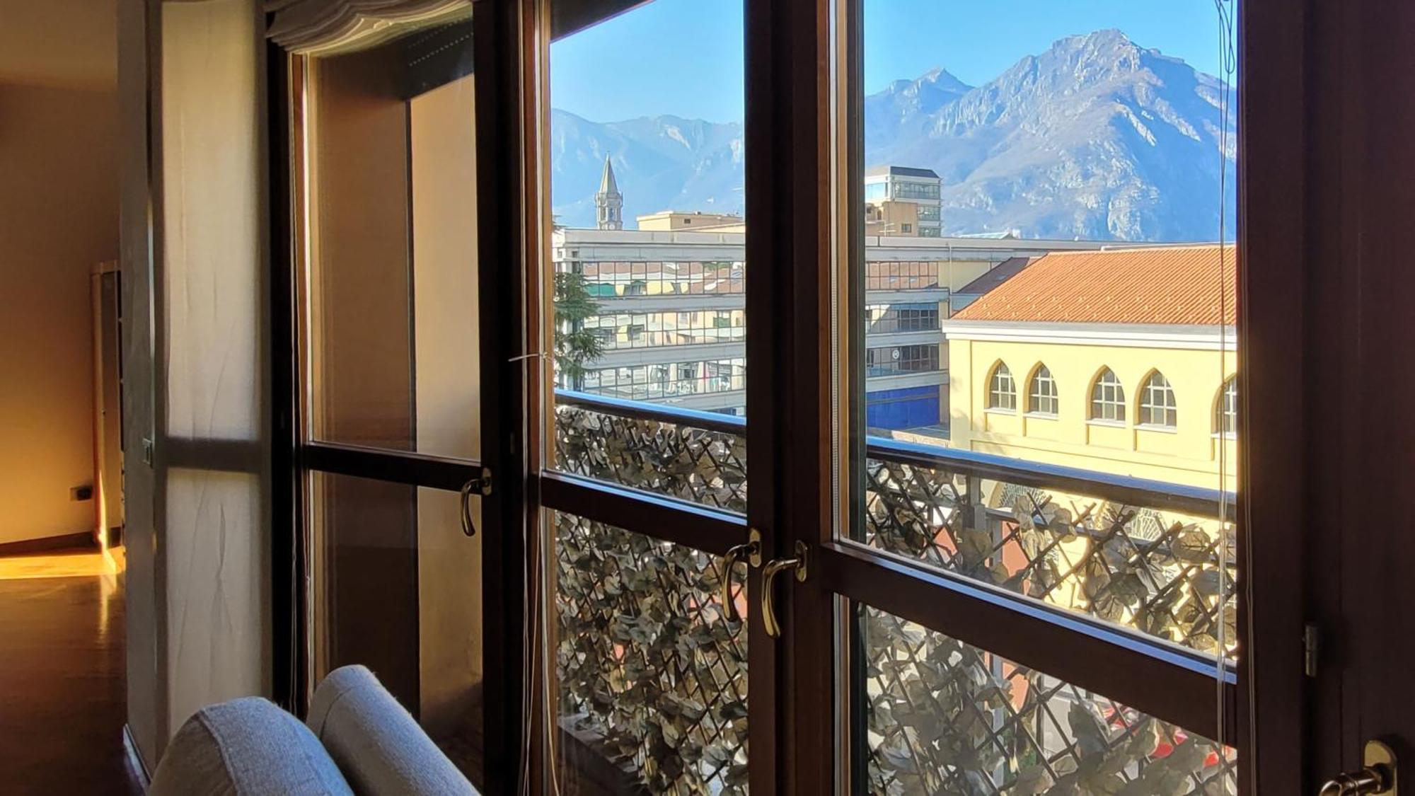 Spacious Bright Apartment Near City Center And Como Lake With Air Conditioning Лекко Экстерьер фото